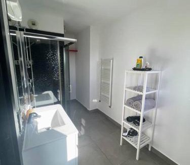 Les Gondoles Apartment | Studio spacieux entièrement équipé à Choisy le Roi