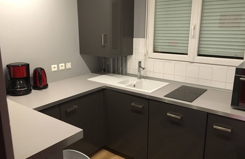 Leon Blum - Bon Coin Apartment | Studio-Standard-Ensuite with Shower-Studio 12m2