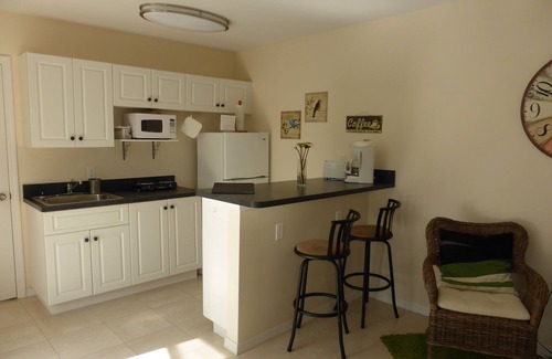 Caloosahatchee Apartment | Studio Starfish Cape Coral/Beach Resort