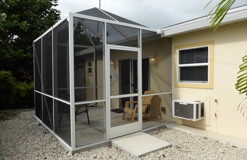 Caloosahatchee Apartment | Studio Starfish Cape Coral/Beach Resort