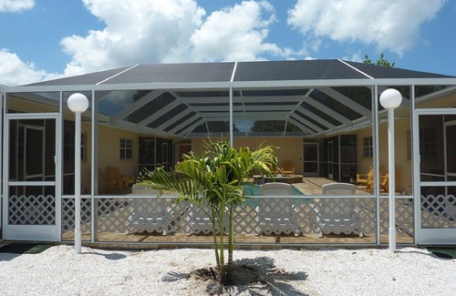 Caloosahatchee Apartment | Studio Starfish Cape Coral/Beach Resort