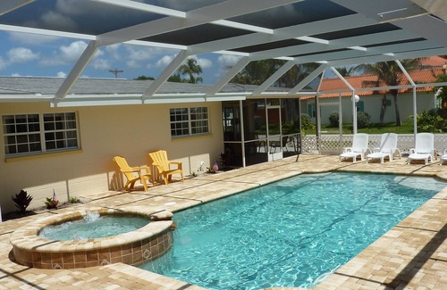 Caloosahatchee Condo | Studio Starfish in Cape Coral/Beach Resort