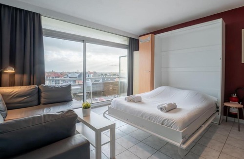 Bredene Apartment | Studio Studio 502 by Interhome