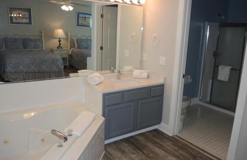 Calabash Apartment | Studio Style Home 308L features Golf