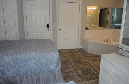 Calabash Apartment | Studio Style Home 308L features Golf