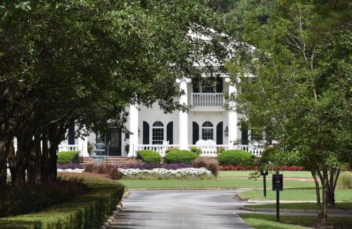 Calabash Apartment | Studio Style Home 308L features Golf