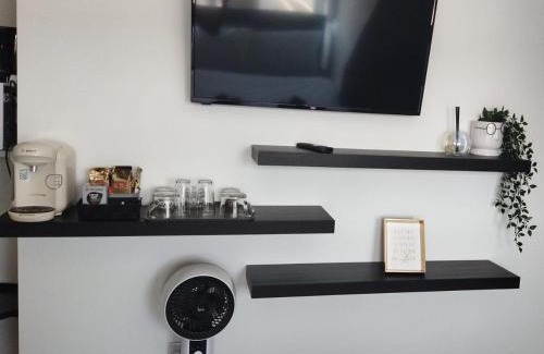 Tooting Apartment | Studio style room, near Tooting Broadway station