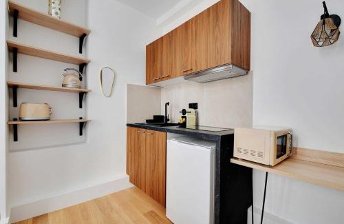 Quartier de l'Ecole-Militaire Apartment | Studio-Suite 4 stars, 15m from Eiffel, Refined