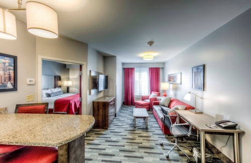 Columbus Apartment | Studio Suite Only 1 Mile from OSU! | Indoor Pool + 24-Hour Business Center
