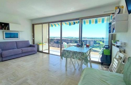 Mandelieu-La-Napoule Apartment | Studio Surcouff Mandelieu