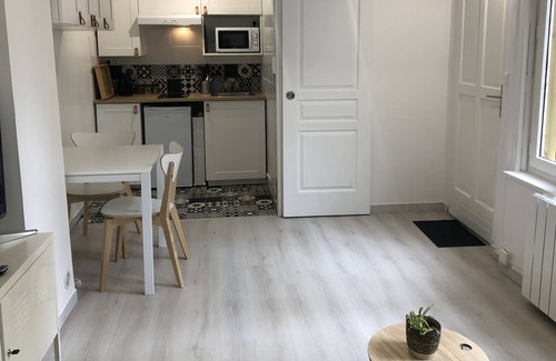 Chantiers Apartment | Studio - The small courtyard of Versailles 🏠