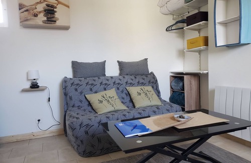 Criel-sur-Mer Apartment | Studio Tout Équipé à Environ 600 m de la Plage. Situé au 1er Étage