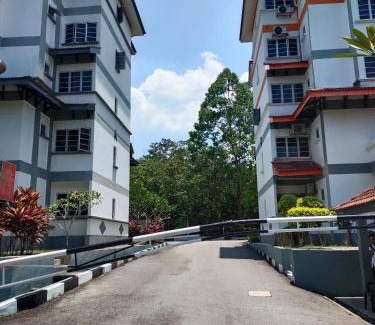 Hulu Selangor Apartment | Studio Unit, Seruni Service Apartment at Serendah Golf Resort, Serendah, Nearby Serendah KTM Komuter Station, Genting, Rawang, UMW HVM Park, Bukit Beruntung Resort
