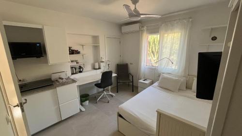Coin Apartment | Studio Views Apartment, Cortijo Fruitful Hills