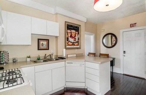 Michigan City Apartment | Studio w/King Bed, Close to Beach & Shops