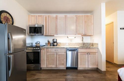 Truckee House | Studio w/Kitchen 2nd Floor #213 at Donner Lake Village