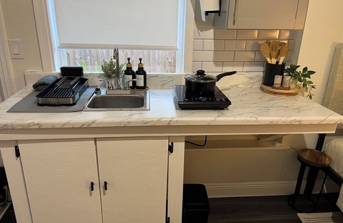 Azalea Park Apartment | Studio w/private entry & more! Near Airport