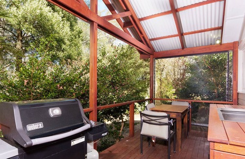 Wildes Meadow Apartment | Studio with adjoining deck & BBQ| Tennis Court