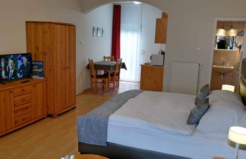 Buk Apartment | Studio with internet and air conditioning