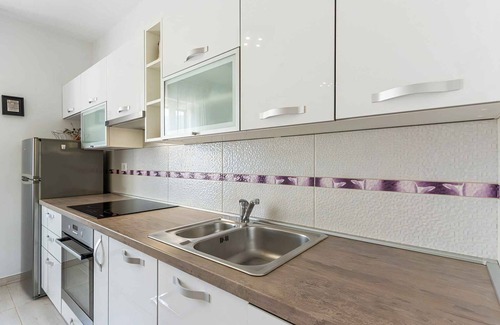 Cres Apartment | Studio with Internet and satellite TV