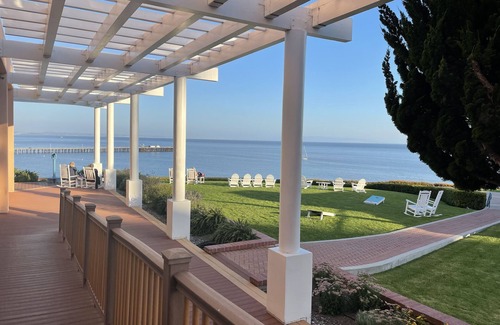 Avila Beach Resort | Studio with King bed and full bath w/balcony