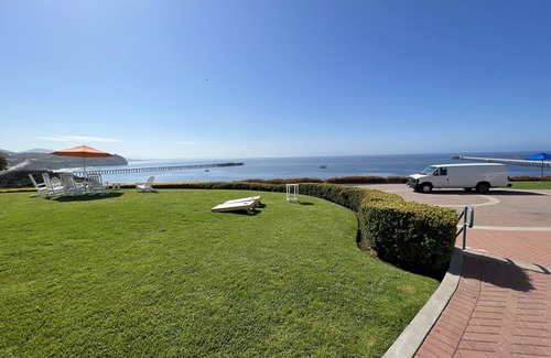Avila Beach Resort | Studio with King bed and full bath w/balcony