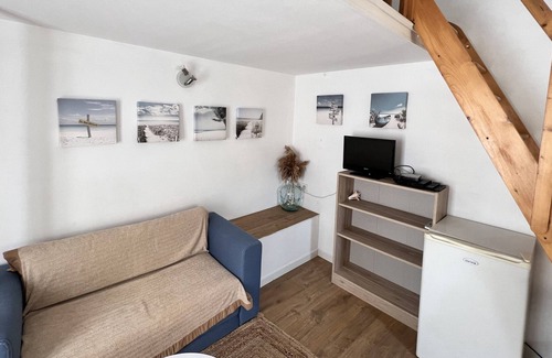 Antibes Old Town Apartment | Studio with mezzanine in the heart of old Antibes, wifi, air conditioning