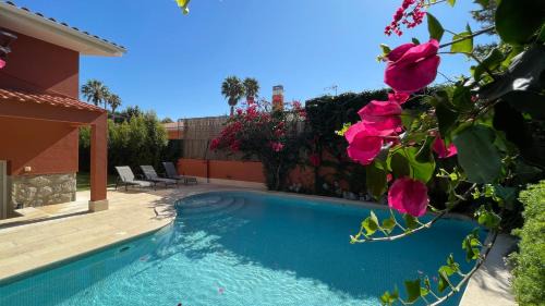 Cascais Apartment | Studio with Private Swimming Pool and Garden