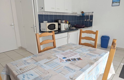 Planguenoual Apartment | Studio with sea view - close to restaurants and the port