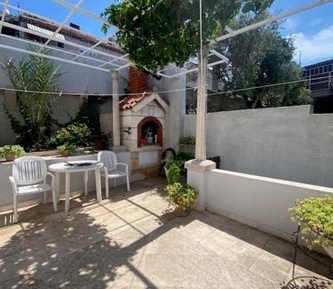 Gornji Kono Apartment | Studios IM