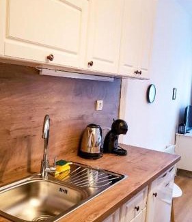 Samokov Apartment | Studios in Semiramida Gardens - 8,10,28