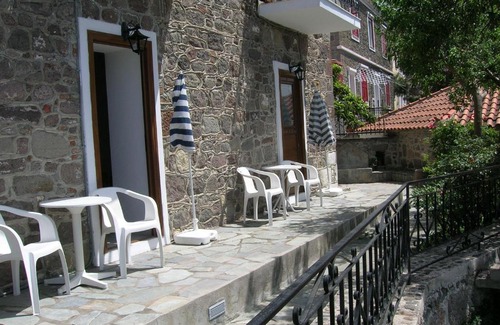 Mithimna Apartment | STUDIOS VOULA