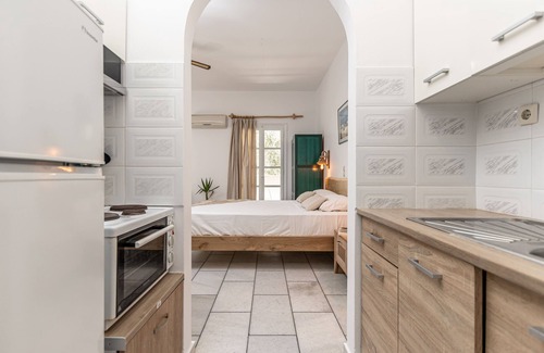 Maragas House | Studios Vrettos Beachfront Hotel