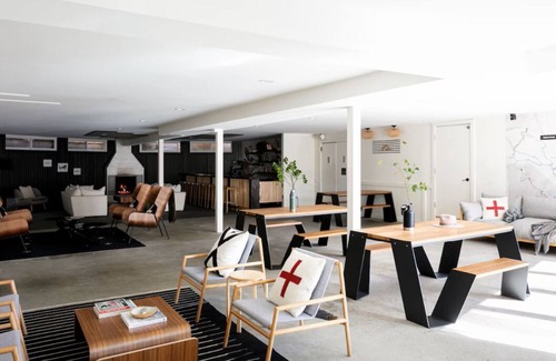 Stowe Area Hotel | Stuga - King | Tälta Lodge, a Bluebird by Lark | with Recreation Path Access