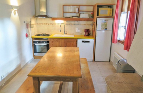 Blanquefort-sur-Briolance House | Stunning private villa for 4 people with private pool, WIFI, TV, terrace, pets allowed and parking