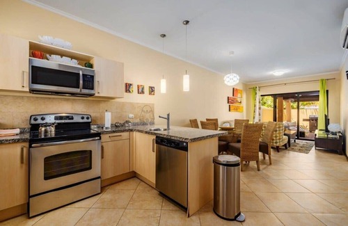Gold Coast Apartment | Stuning house with private pool in gold coast