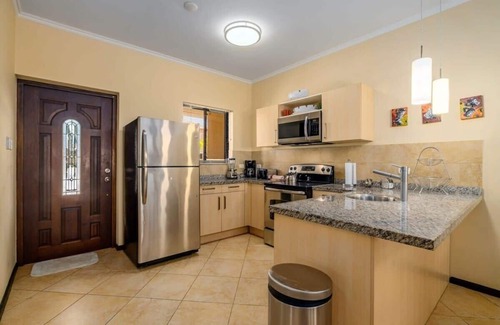 Gold Coast Apartment | Stuning house with private pool in gold coast