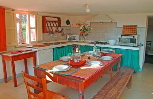 Castiglione della Pescaia Villa | Stunning private villa for 10 people with WIFI, TV, patio, pets allowed, panoramic view and park.