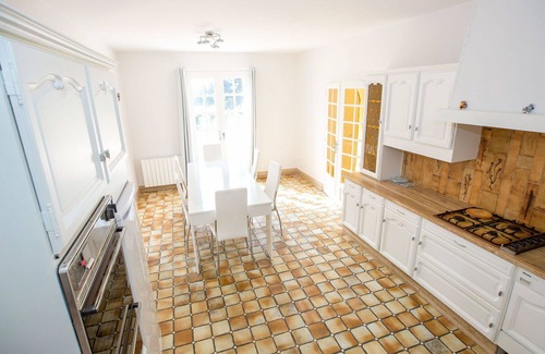 Saint-Jouan-des-Guerets House | Stunning private villa for 12 guests with WIFI, pool, TV, terrace and parking