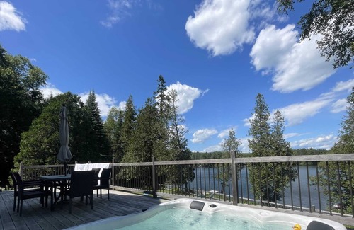 Pontiac House | Stunning waterfront getaway w/ hot tub, sleeps 10!