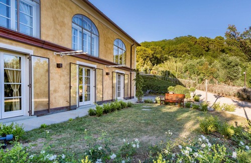 Aulla Villa | Stunning private villa for 8 people with private pool, WIFI, A/C, TV, panoramic view and parking