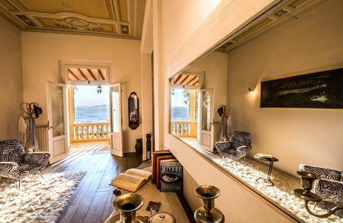 Loro Ciuffenna Villa | Stunning private villa with A/C, private pool, WIFI, TV, patio, pets allowed and parking