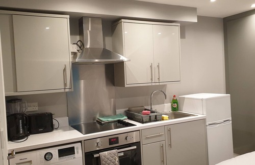 Bracknell Apartment | Stunning 1-bed Apartment in Bracknell
