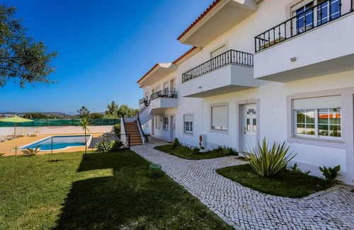 Pata de Baixo Apartment | Stunning 1-bed Apartment in Olhos de Agua