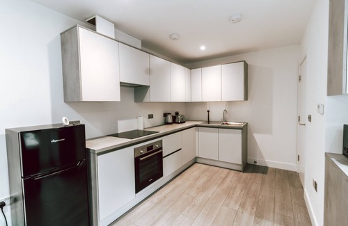 Purley Apartment | Stunning 1-bed Apartment in Purley