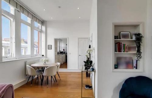 Vassall Apartment | Stunning 1-Bed Apartment in London