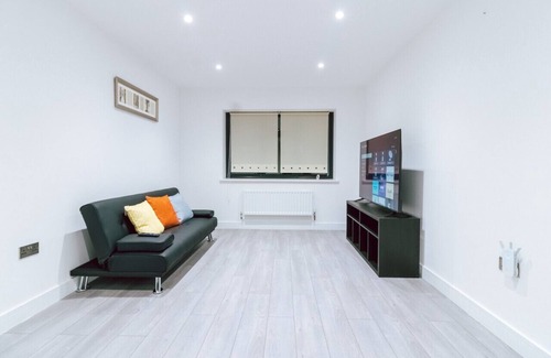 Purley Condo | Stunning 1 Bed Flat with WiFi