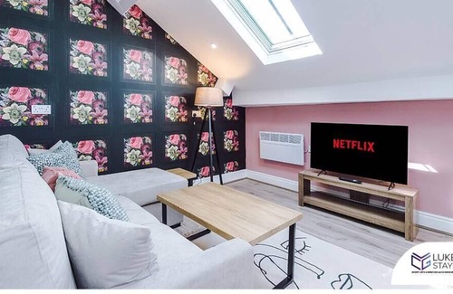 Moseley Condo | ◑Stunning 1 Bed ◑Master Ensuite ◑Nr Cannon Hill