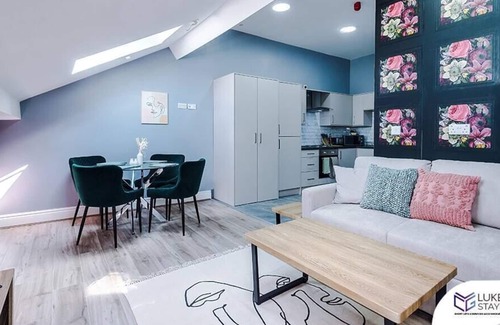 Moseley Condo | ◑Stunning 1 Bed ◑Master Ensuite ◑Nr Cannon Hill