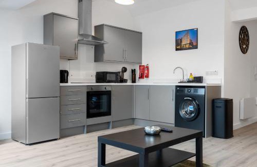 Belfast House | Stunning 1 bed Penthouse Apartment in East Village, Belfast - Walk to City Centre, Roof Terrace